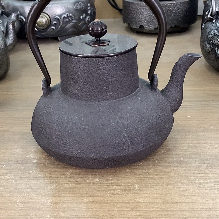 1宝瓶松1300毫升烧色砂铁纯手工打造