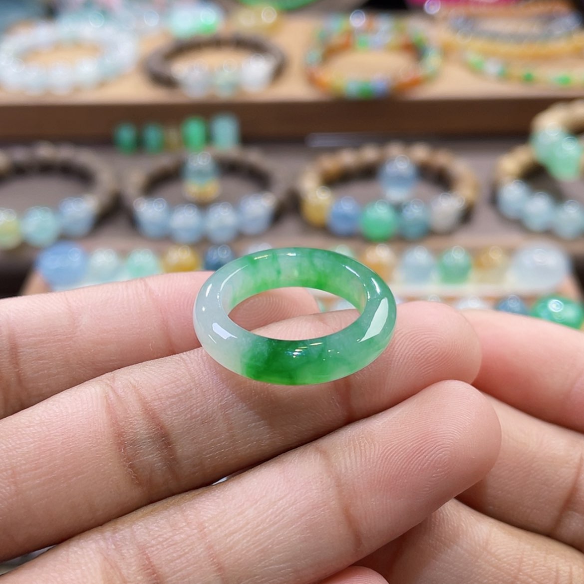 【闪购商品】翡翠颈饰未镶嵌阳绿