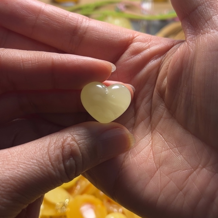 琥珀颈饰未镶嵌蜜蜡