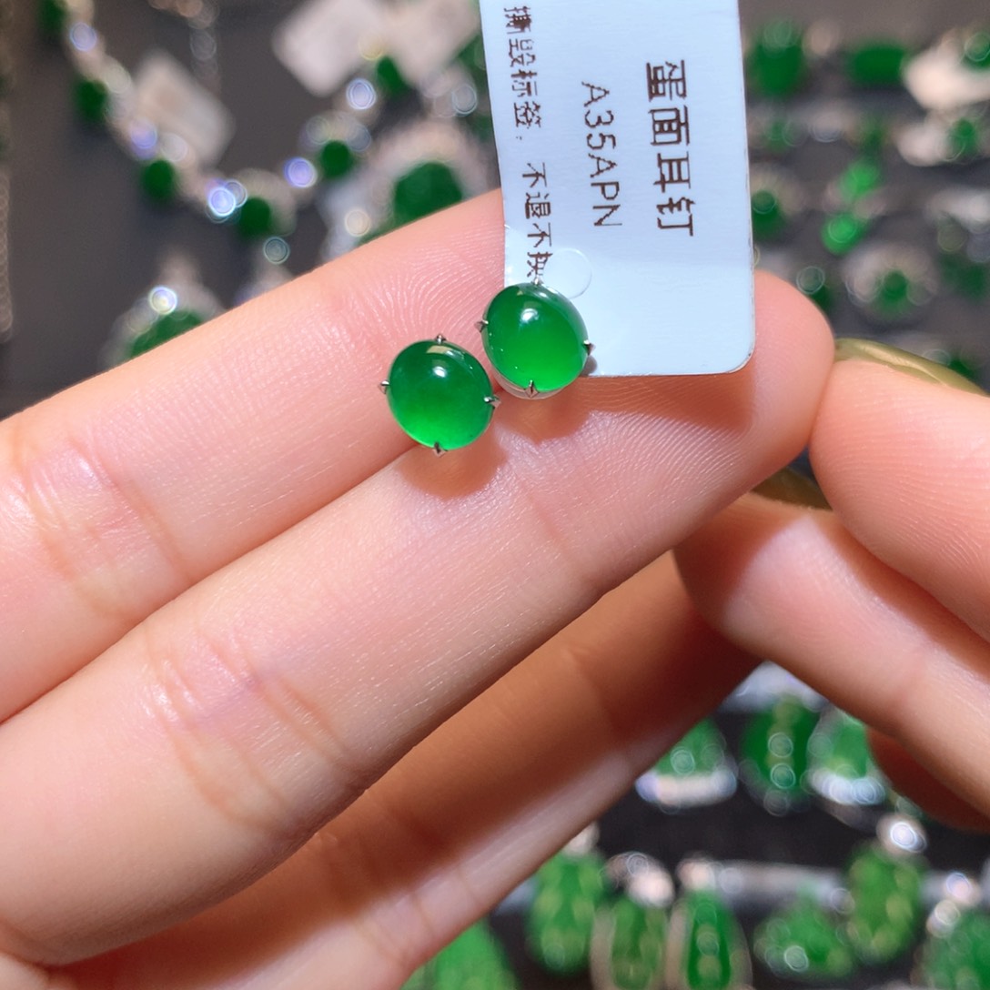 翡翠耳饰18K金镶嵌蛋面