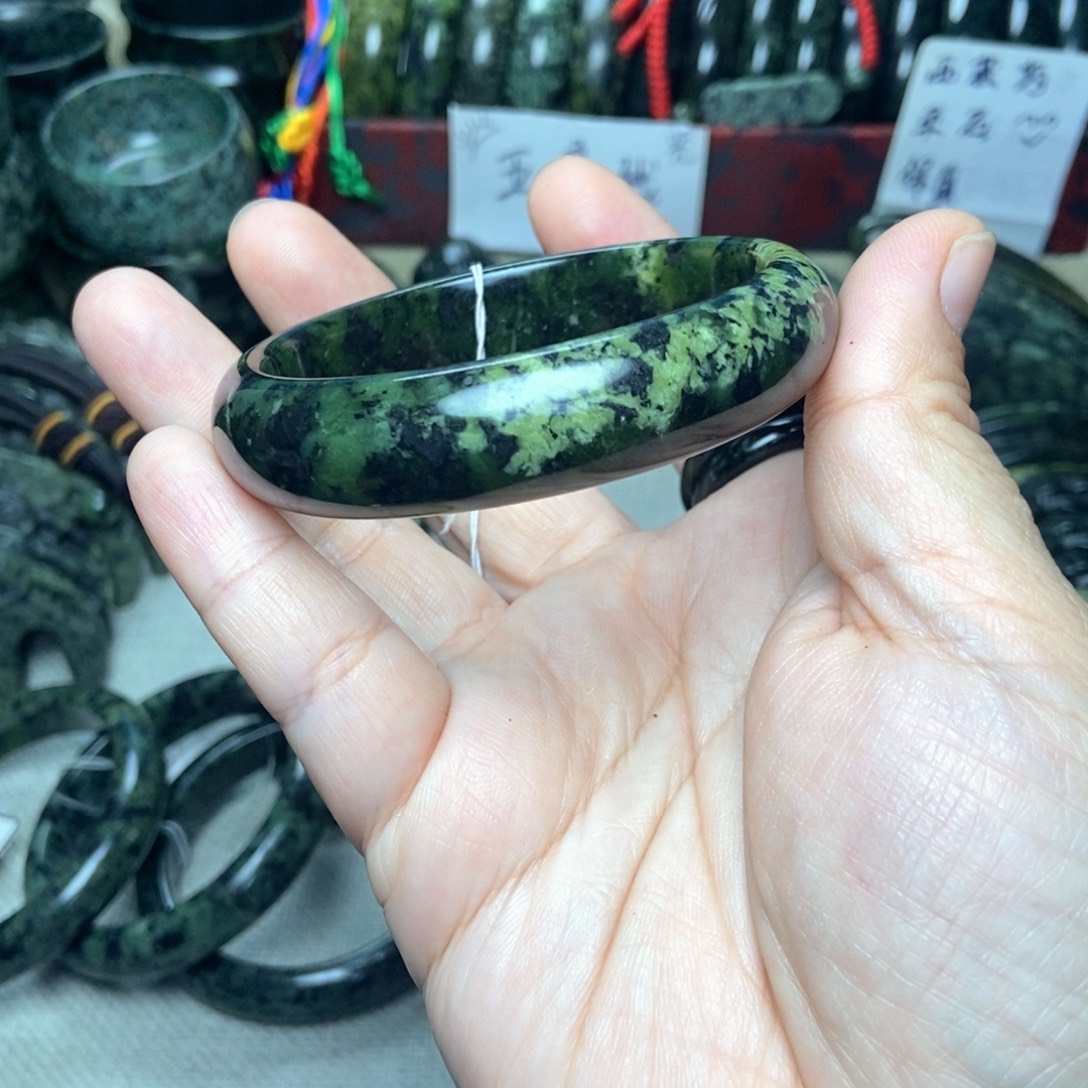 流***深蛇纹石玉未镶嵌手镯