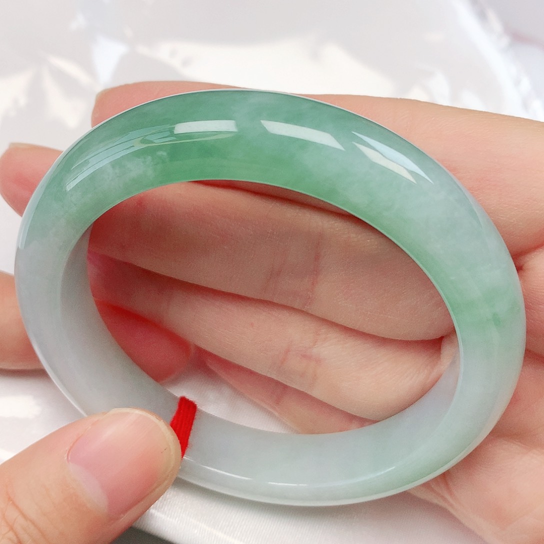 翡翠手镯未镶嵌抖音927