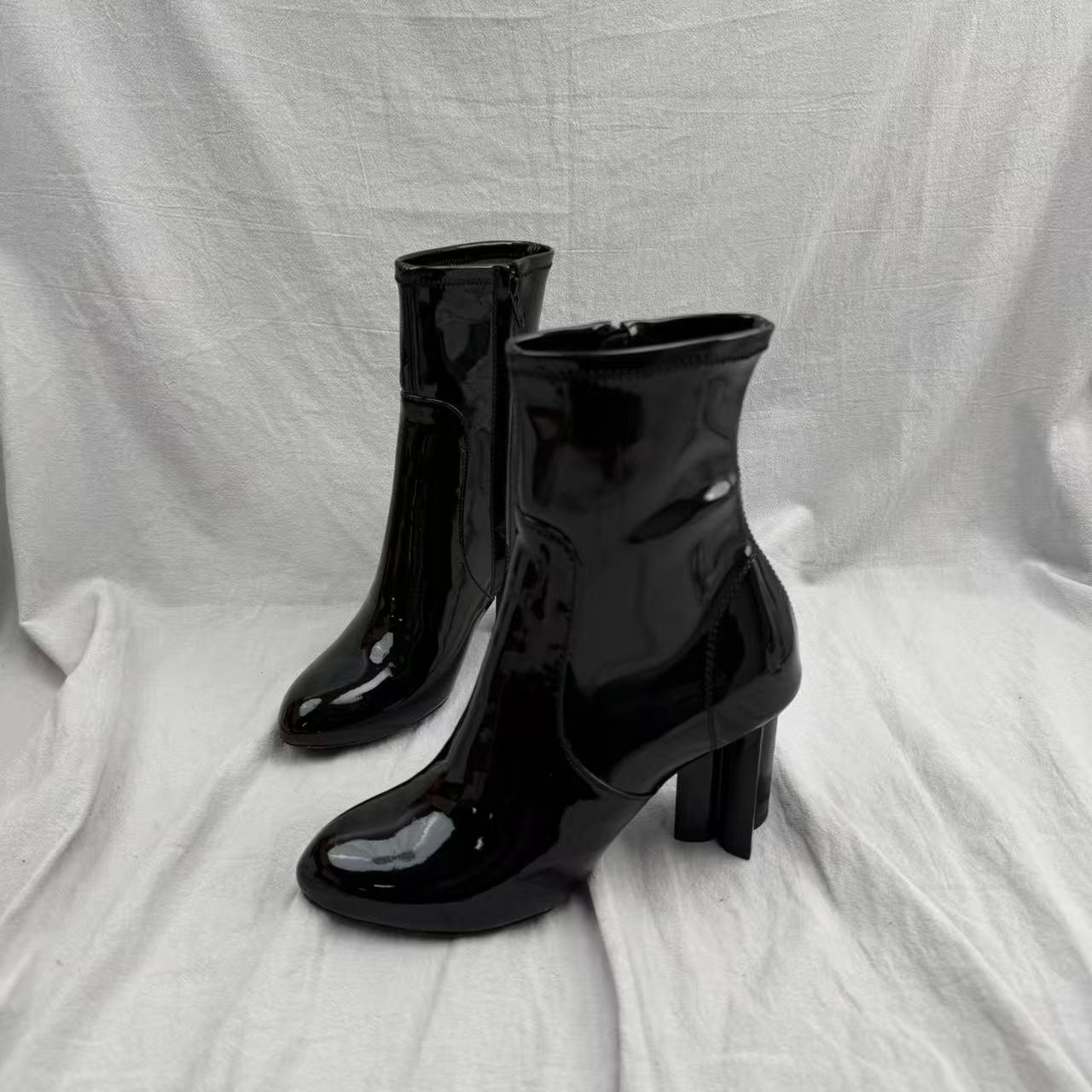 99新 LouisVuitton/路易威登 36码/黑色漆皮高跟短靴xxs819