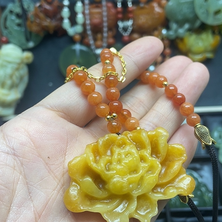 未镶嵌蛇纹石玉颈饰