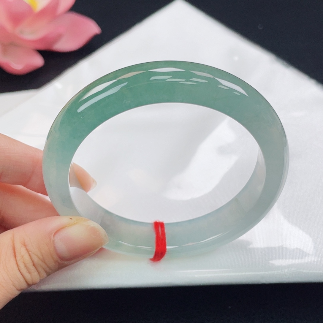 翡翠未镶嵌手镯10号月牙泉