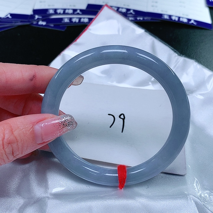 翡翠手镯（圆镯）未镶嵌