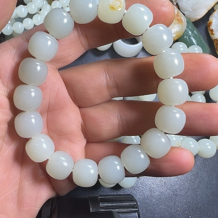 ****和田玉（子料）未镶嵌手链