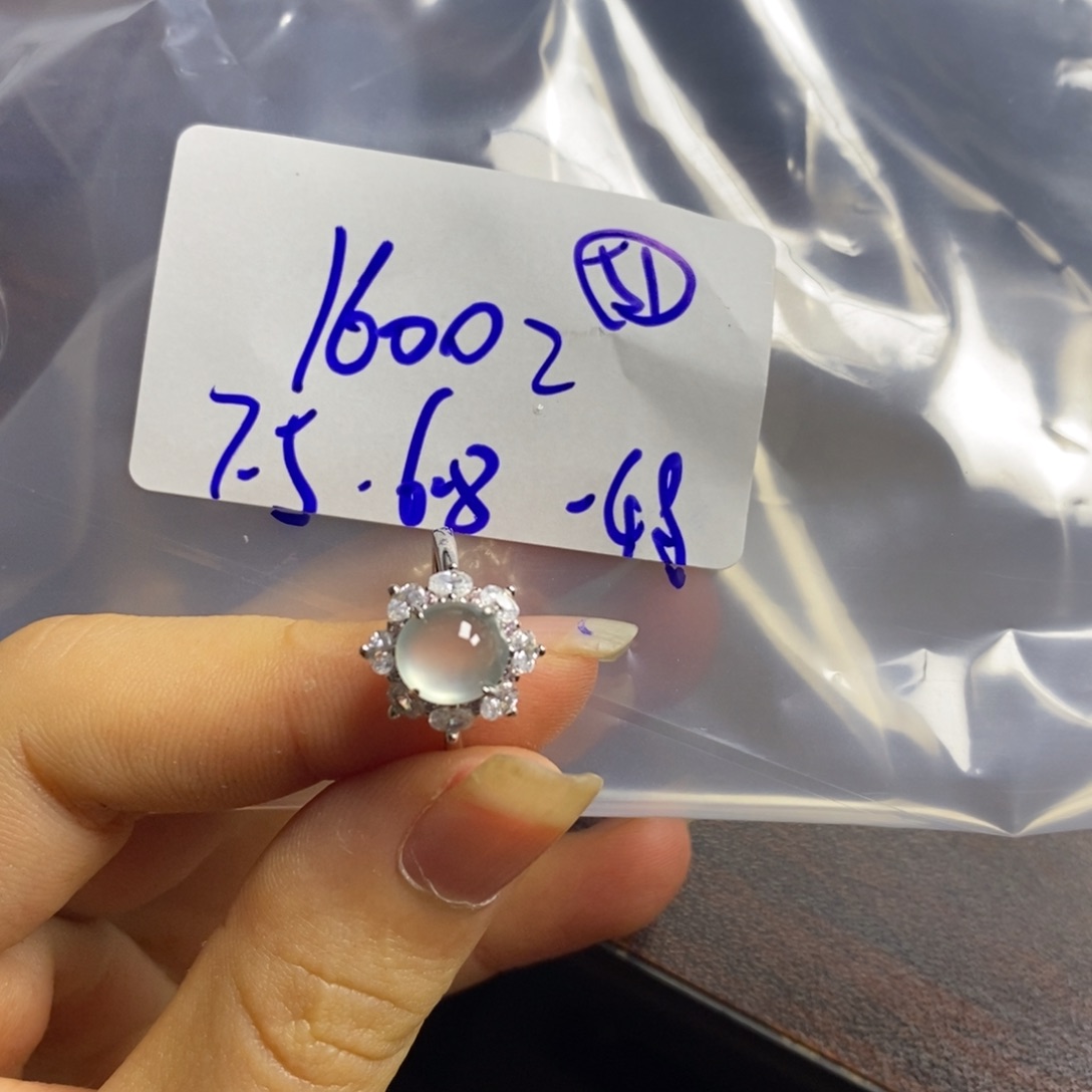 定制翡翠未镶嵌翡翠