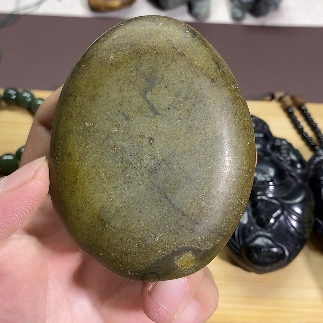 岫岩河磨玉（透闪石质玉）未镶嵌珠宝奇石