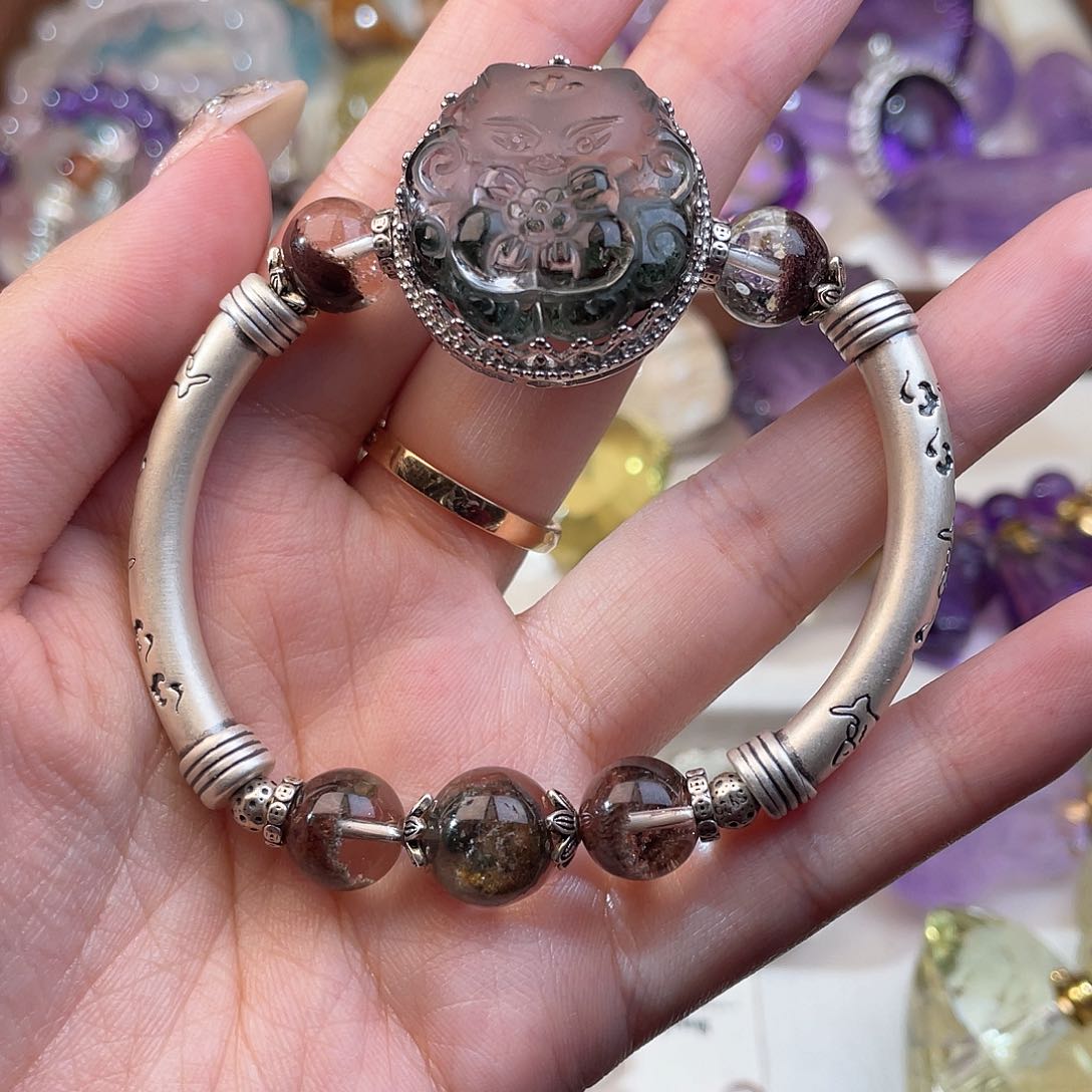 水晶颈饰未镶嵌美****此天然水晶吊坠108