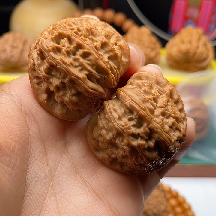 桃核吊坠45白狮子全品