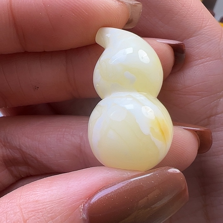 蜜蜡未镶嵌珠宝奇石