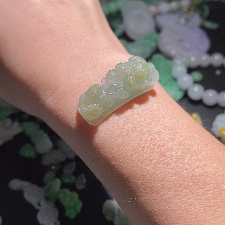 颈饰未镶嵌翡翠天