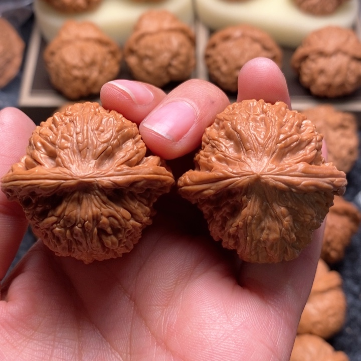 文玩核桃把件平**乐野生红皮正磨38