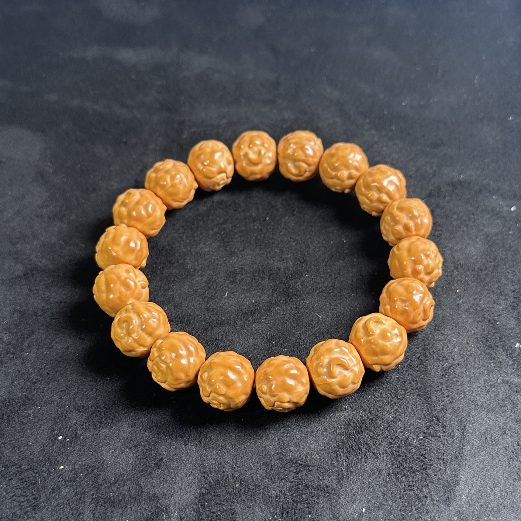 猴头雕刻小羊手串