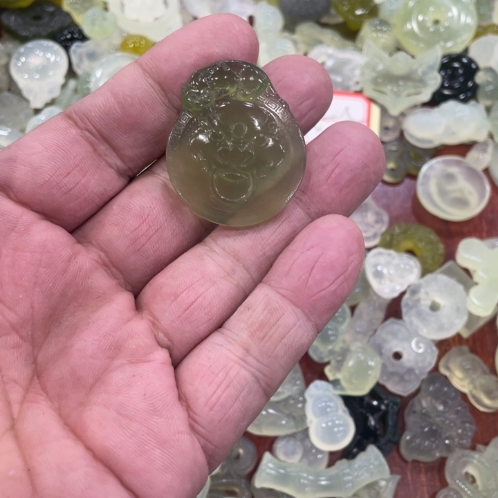 蛇纹石玉合金颈饰