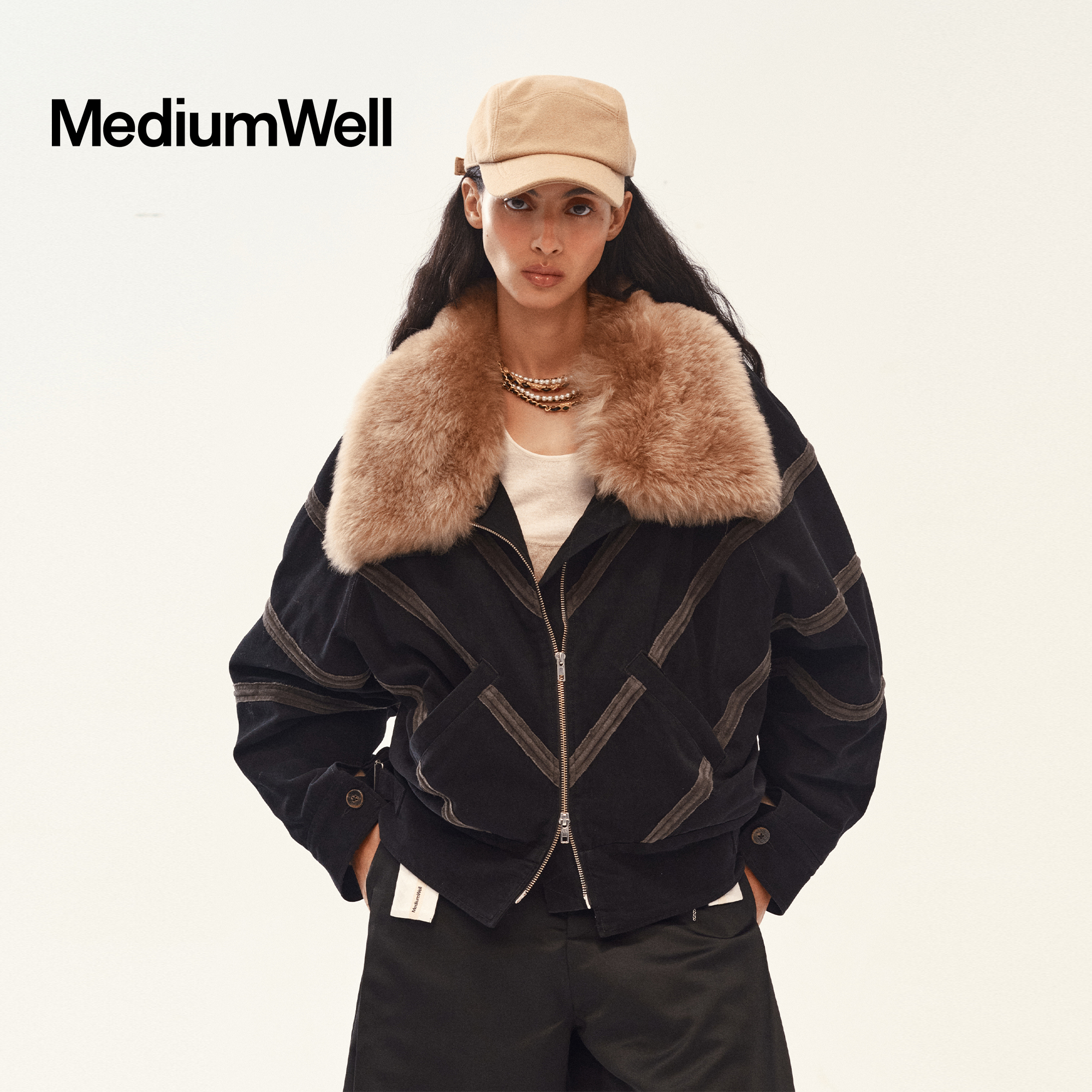 MEDIUM WELL_拼条羊毛领夹克外套_Fur Collar Padded Jacket