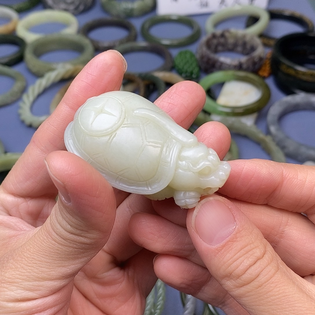 北***啦和田玉未镶嵌颈饰