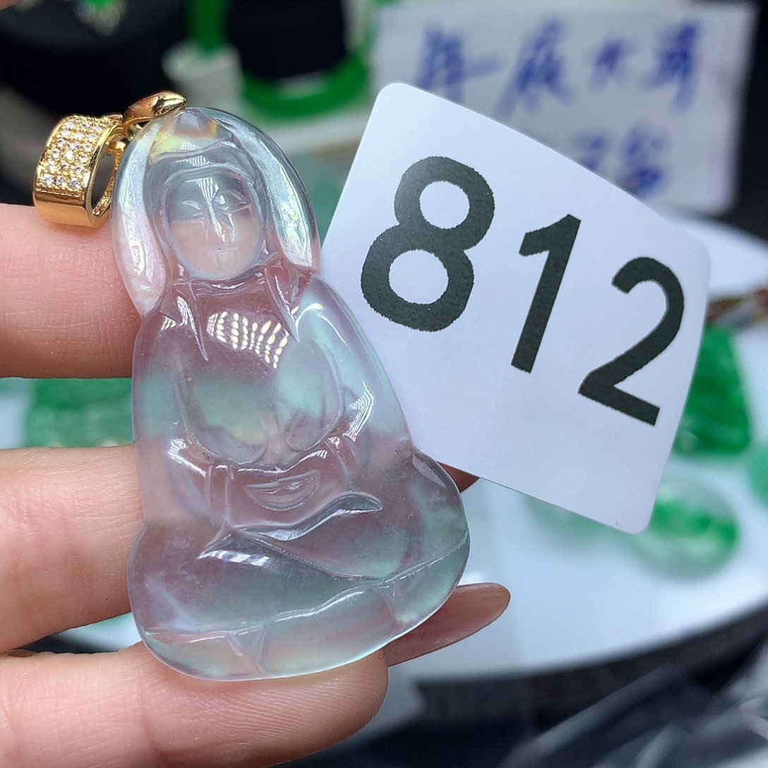 翡翠吊坠(赠链)未镶嵌