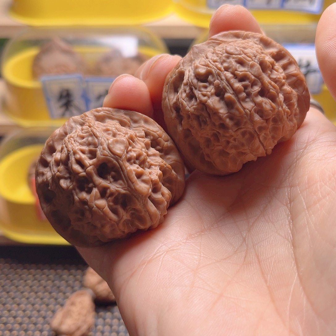 文玩核桃把件血麒麟