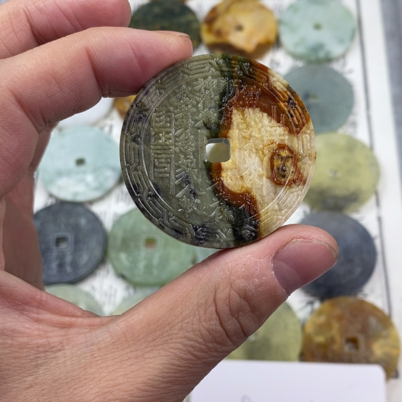 【闪购商品】岫玉颈饰未镶嵌岫玉山鬼花钱吊坠