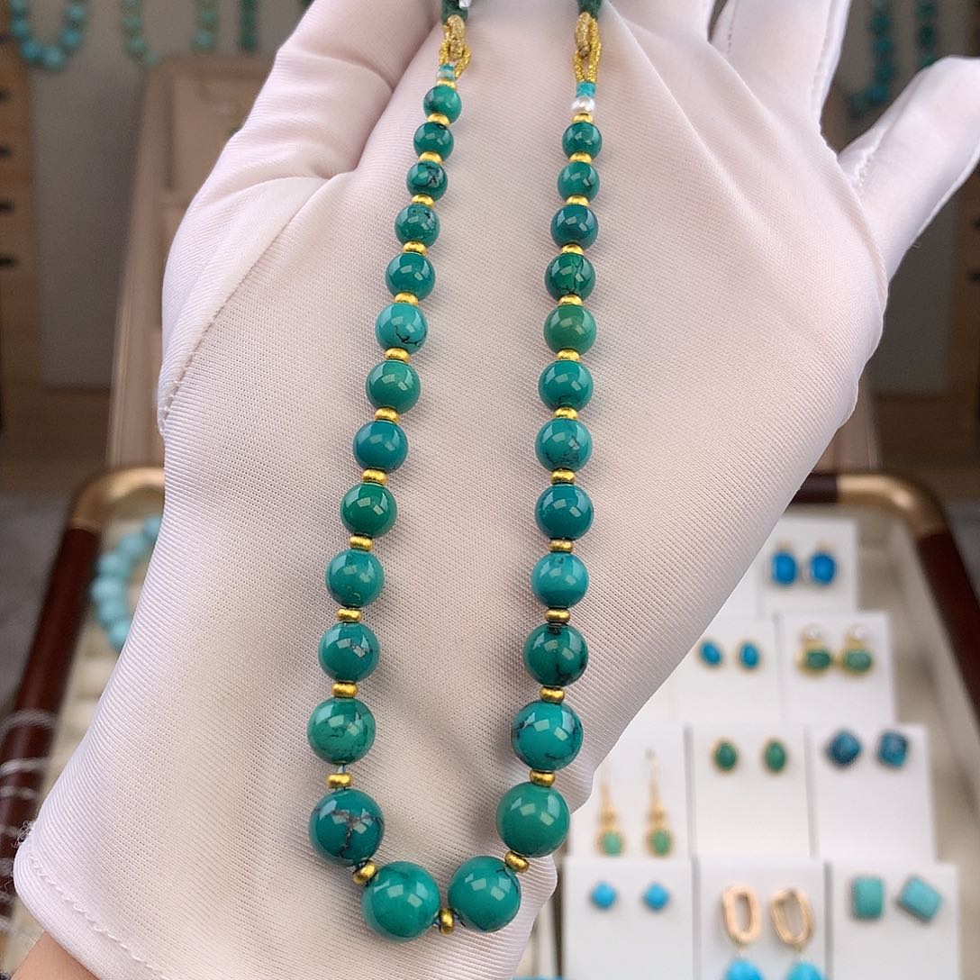 绿松石未镶嵌颈饰