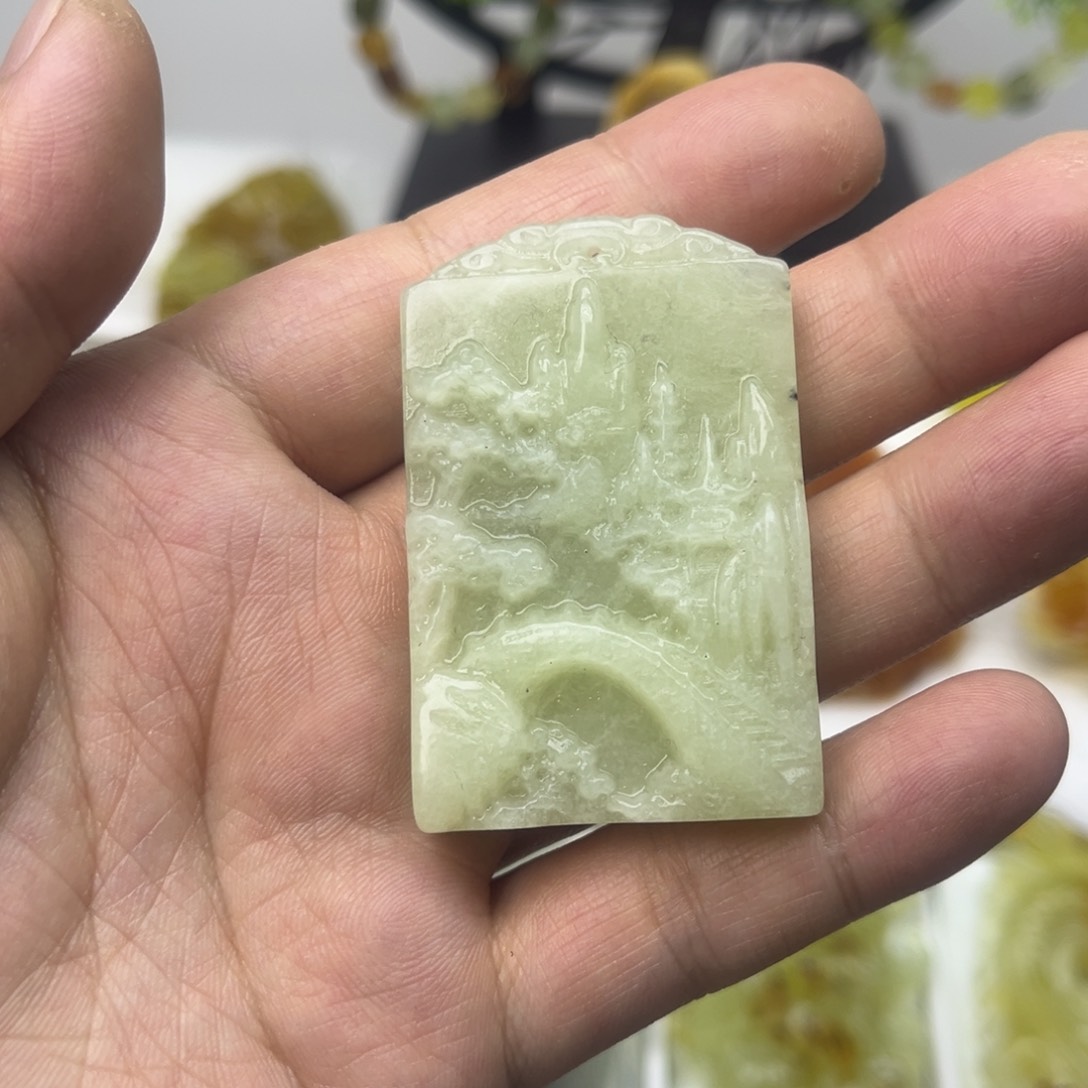 蛇纹石玉颈饰未镶嵌