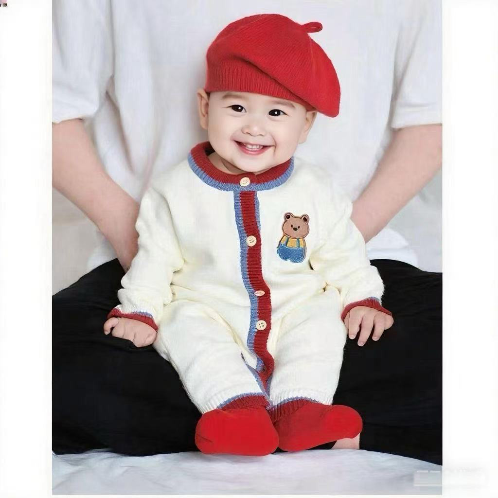 新2025童装加绒爆款连身衣婴幼儿爬爬服婴儿小熊针织冬款哈衣毛衣