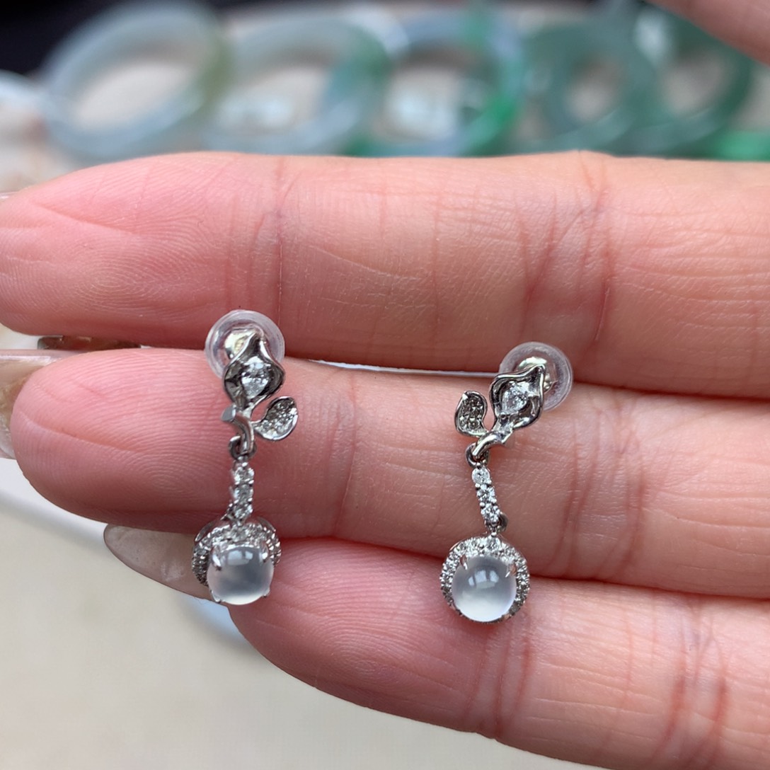 18K金镶嵌翡翠耳饰缅甸翡翠