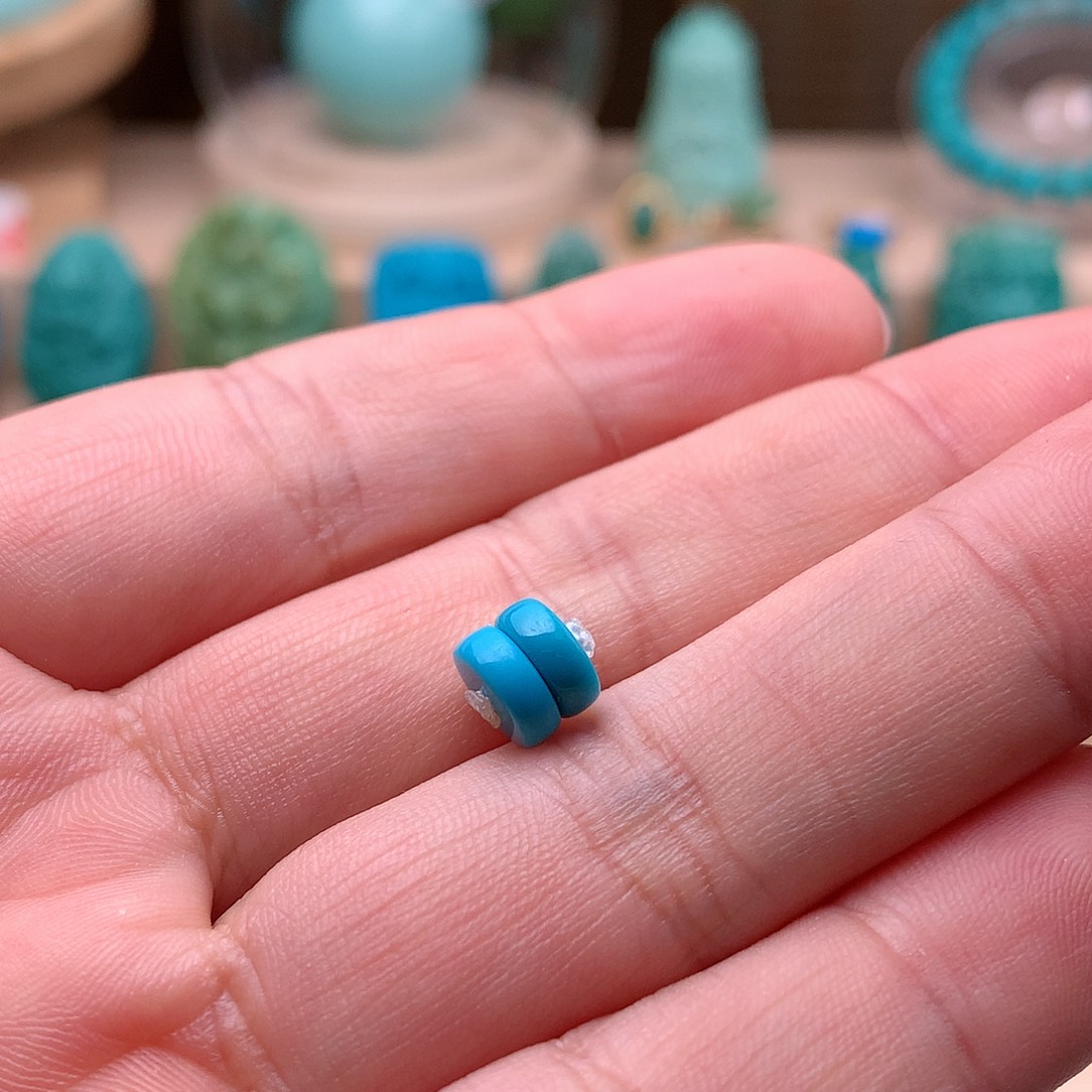 绿松石未镶嵌颈饰