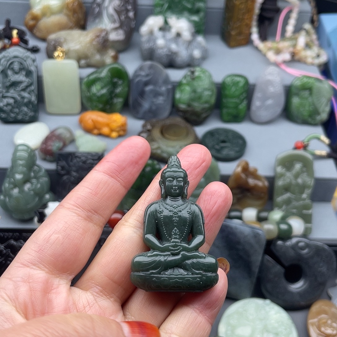 和田玉未镶嵌颈饰