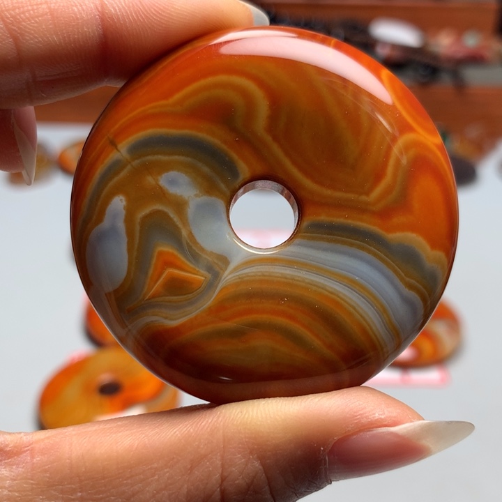 未镶嵌颈饰玛瑙/玉髓碧*、