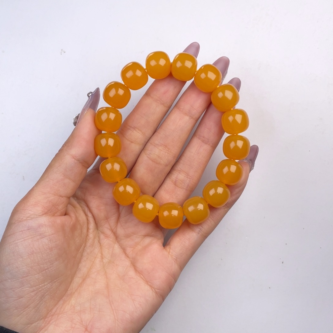 石英质玉（缅黄）未镶嵌颈饰张*侠