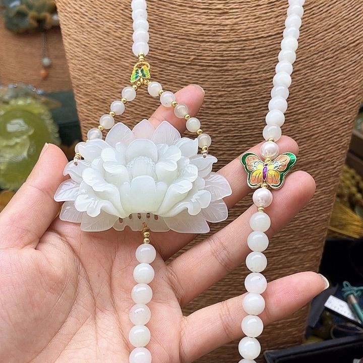 蛇纹石玉未镶嵌吊坠