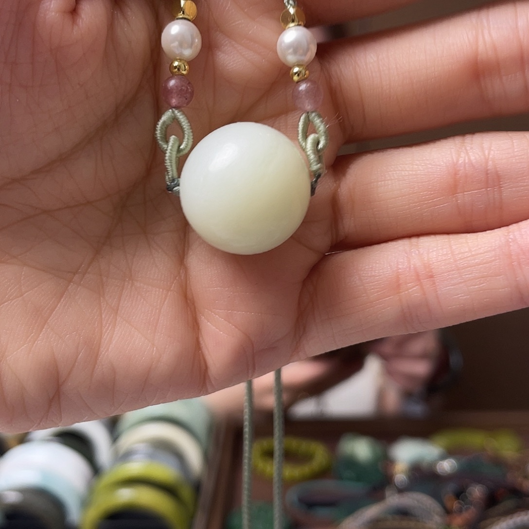 和田玉（糖玉）未镶嵌颈饰