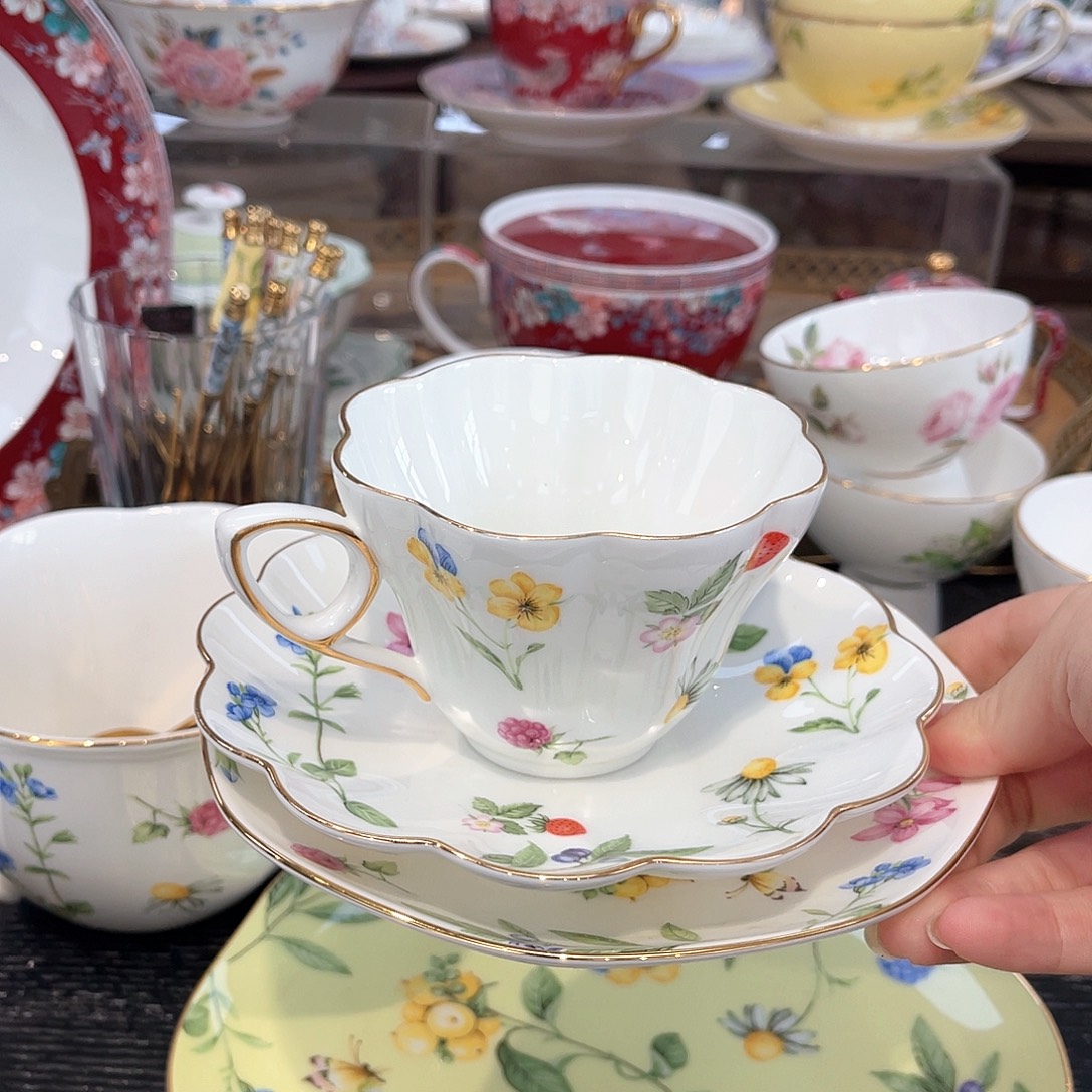 小****骨瓷咖啡杯碟加两个六寸———-。