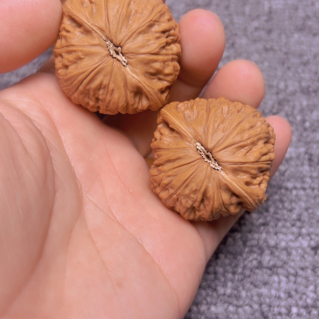 核桃把件39.5有修铁锤