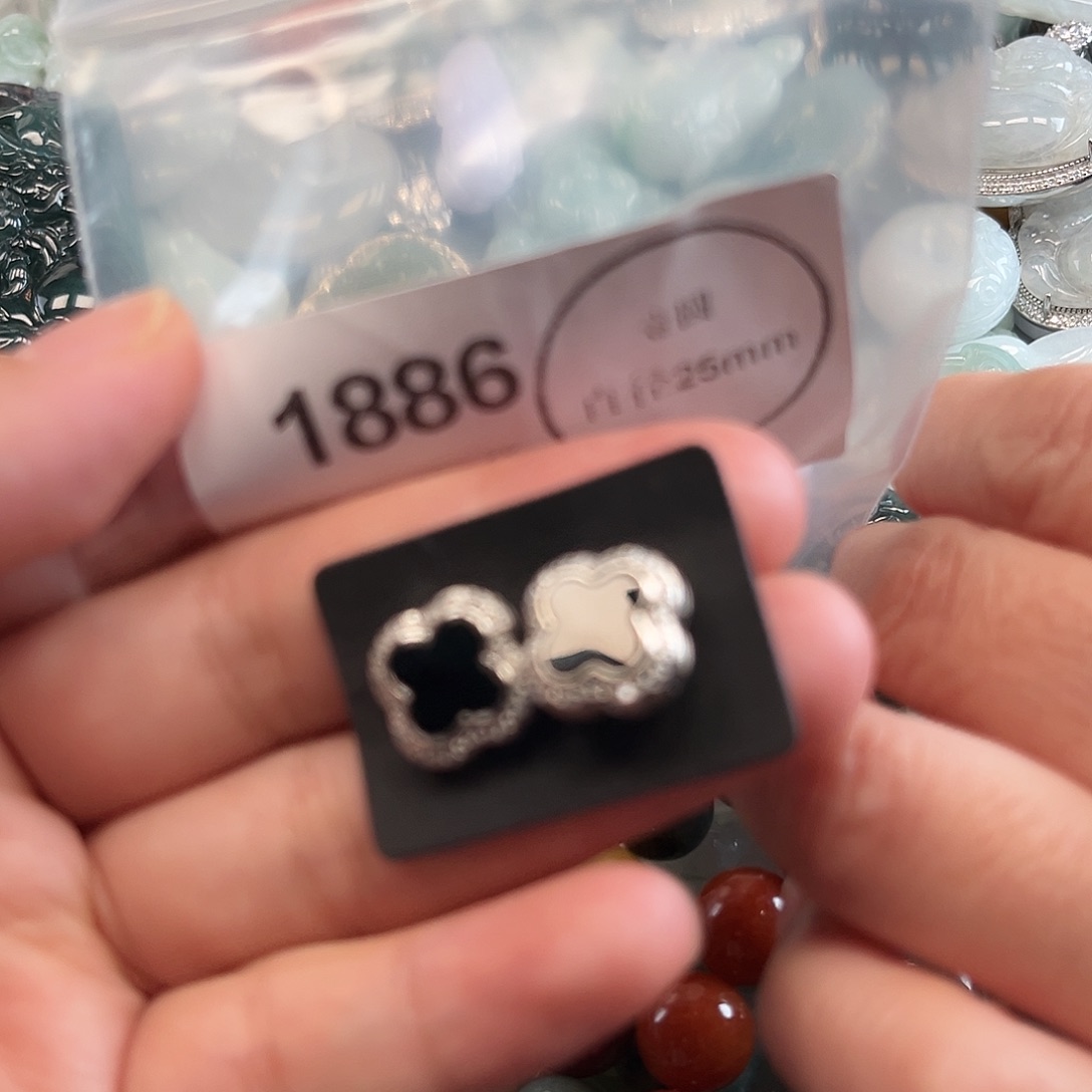 翡翠未镶嵌颈饰哈哈哈