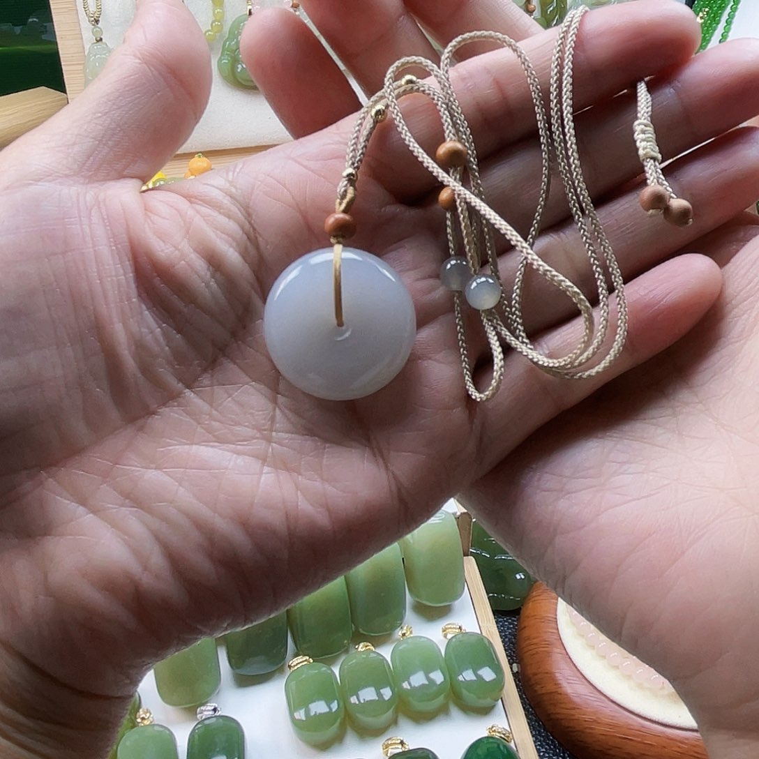 和田玉未镶嵌吊坠(不含链)苏*