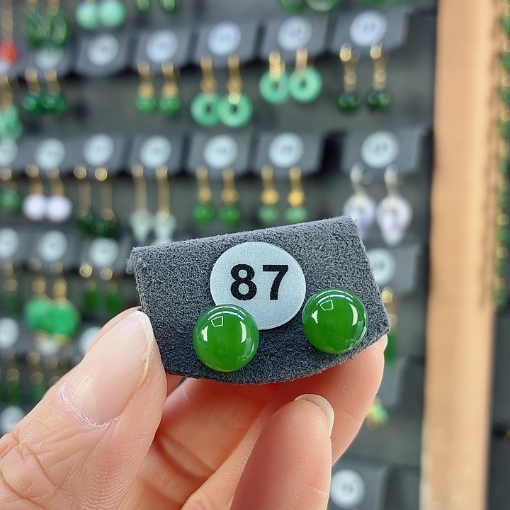 和田玉18K金镶嵌耳饰