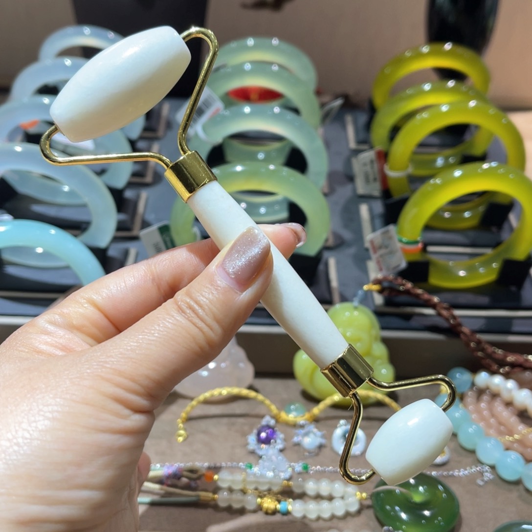 蛇纹石玉手镯未镶嵌手镯