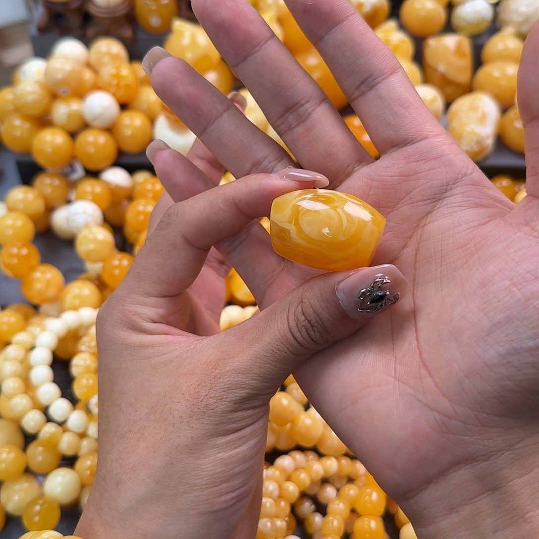 蜜蜡未镶嵌珠宝奇石