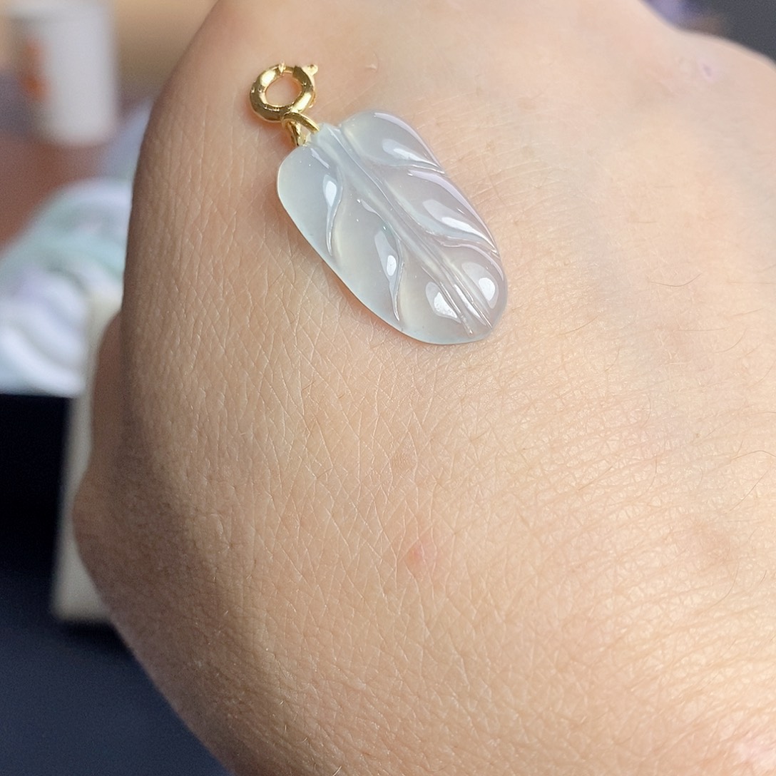 颈饰未镶嵌翡翠叶子