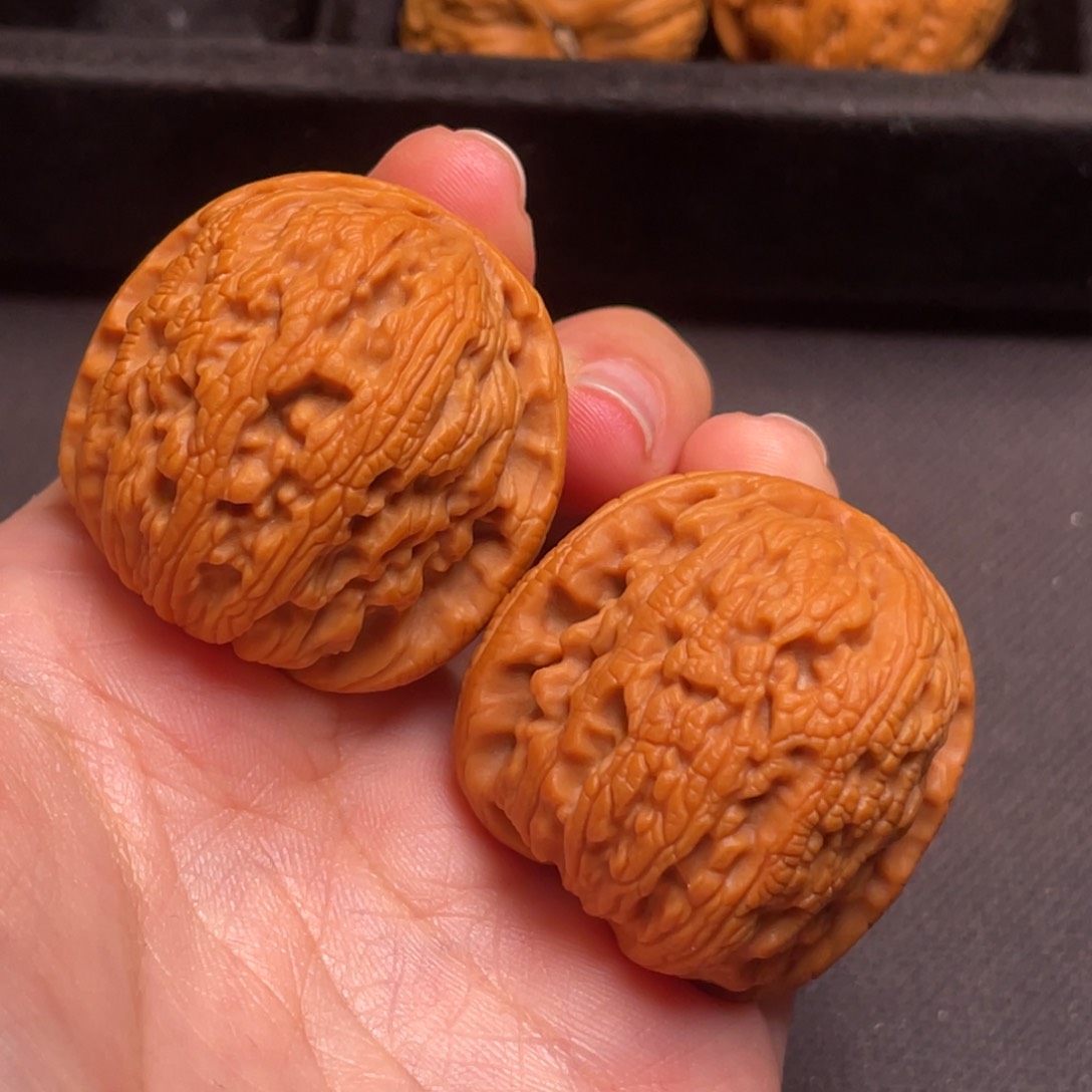 文玩核桃把件秦岭野生核桃