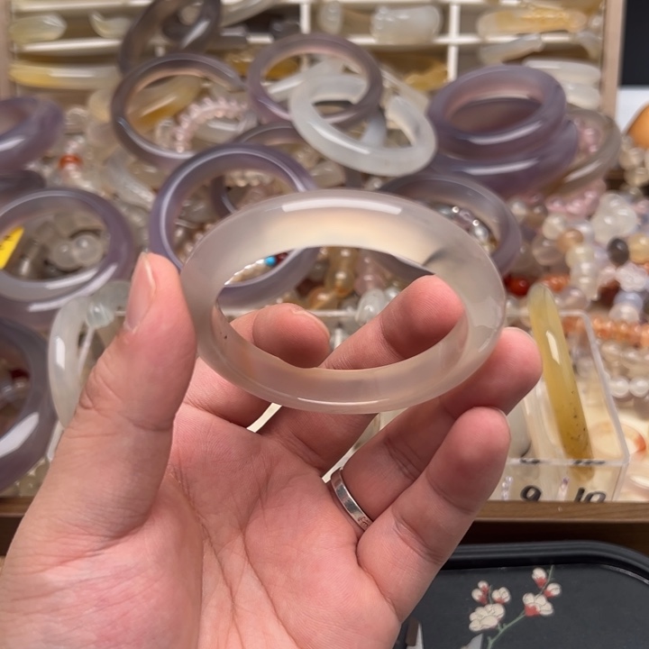 玛瑙/玉髓未镶嵌手镯55.6圈口出单号运费10不退