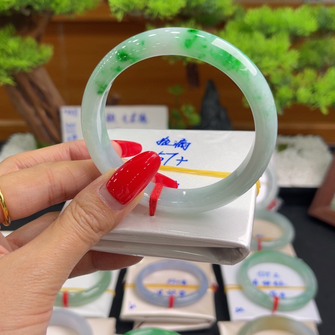 翡翠未镶嵌手镯缅甸