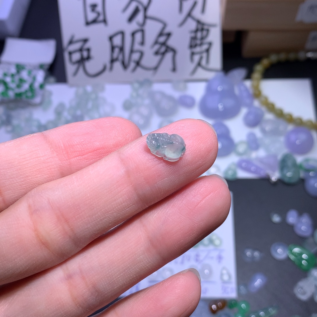 翡翠颈饰未镶嵌貔貅