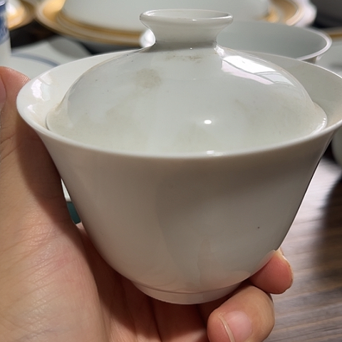 陶瓷大球泥盖碗一个