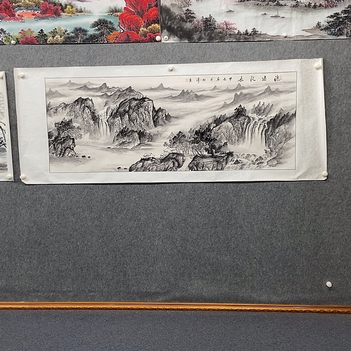 国画小六尺水墨山水一副