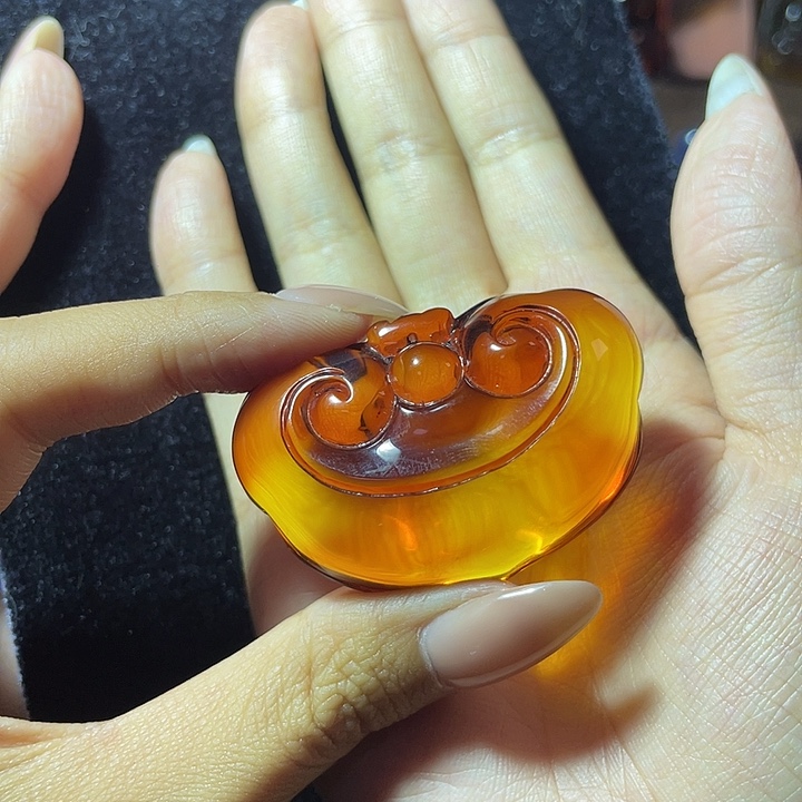 未镶嵌蓝珀珠宝奇石